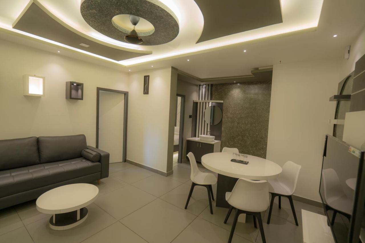 Perintalmanna Bbc Luxury Apartments מראה חיצוני תמונה